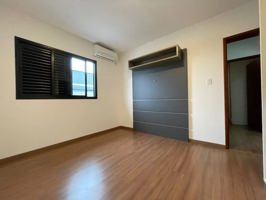 Foto 6 de Casa de Condomínio com 3 quartos à venda, 250m2 em Tremembe - SP