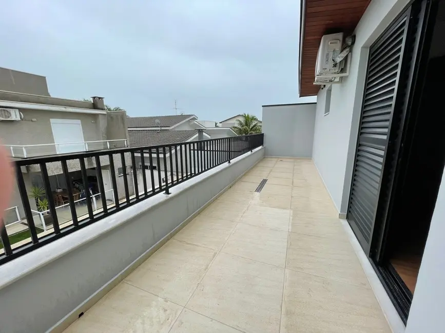 Foto 3 de Casa de Condomínio com 3 quartos à venda, 250m2 em Tremembe - SP