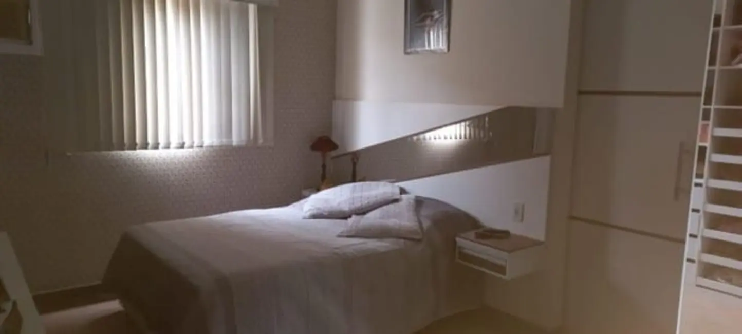 Foto 8 de Sobrado com 4 quartos à venda, 250m2 em Residencial San Marino, Taubate - SP