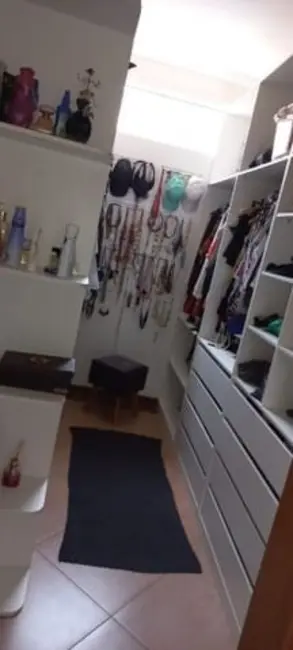Foto 9 de Sobrado com 4 quartos à venda, 250m2 em Residencial San Marino, Taubate - SP