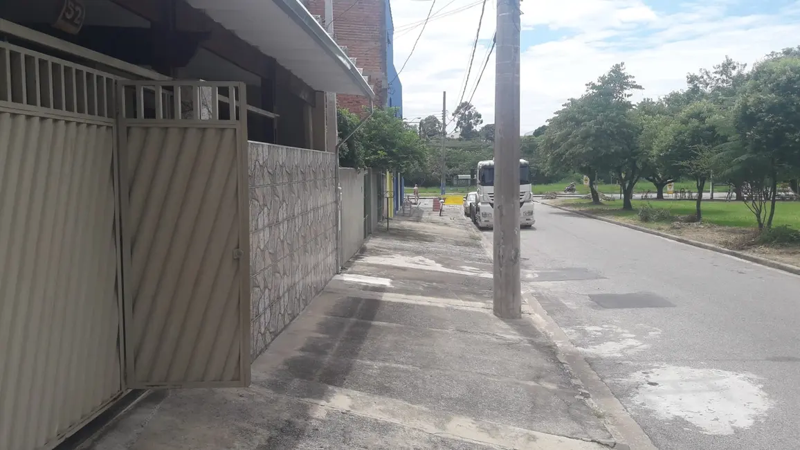 Foto 1 de Casa com 2 quartos à venda, 200m2 em Pindamonhangaba - SP