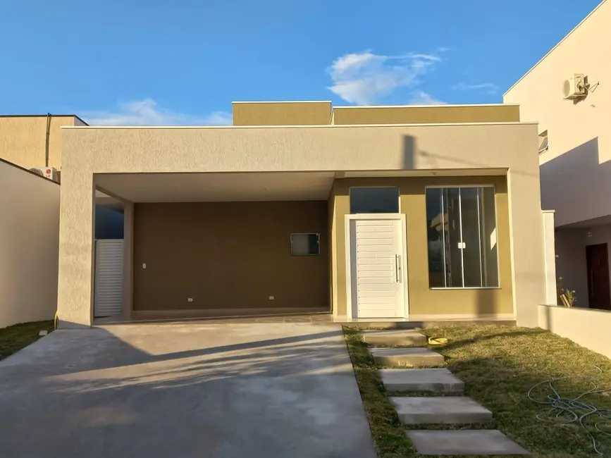 Foto 1 de Casa de Condomínio com 3 quartos à venda, 147m2 em Pindamonhangaba - SP