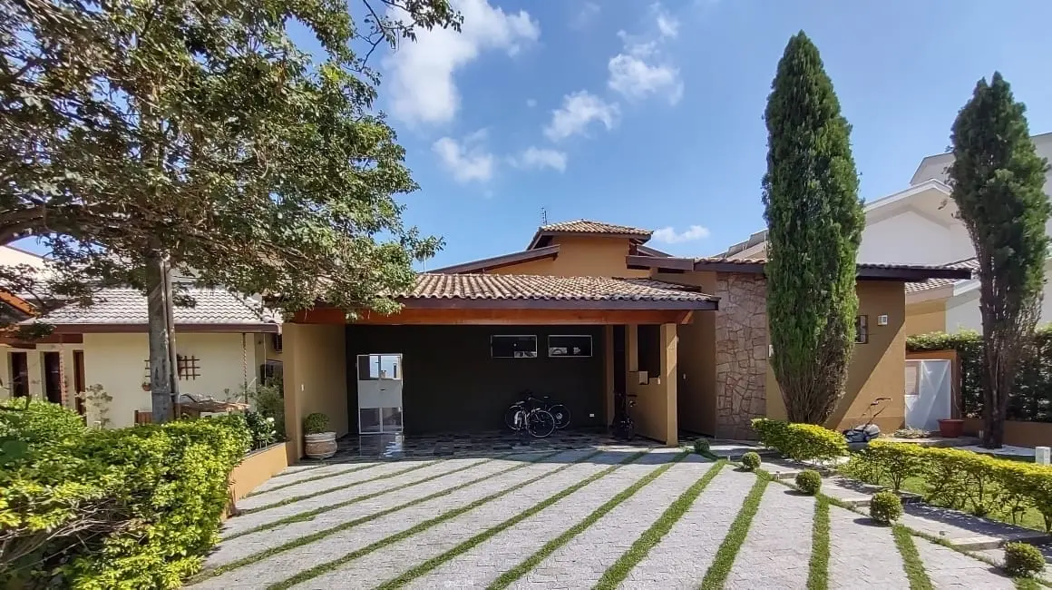 Foto 1 de Casa de Condomínio com 5 quartos à venda, 300m2 em Pindamonhangaba - SP