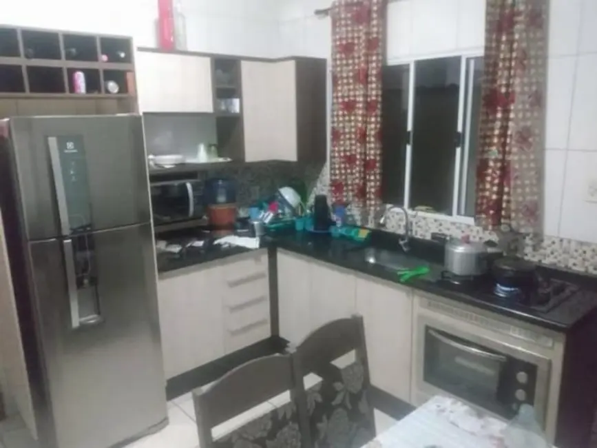 Foto 2 de Casa com 2 quartos à venda, 100m2 em Conjunto Residencial Araretama, Pindamonhangaba - SP