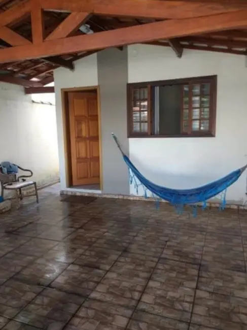 Foto 1 de Casa com 2 quartos à venda, 100m2 em Conjunto Residencial Araretama, Pindamonhangaba - SP