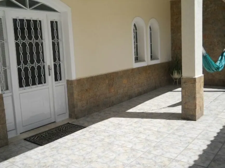 Foto 6 de Casa com 4 quartos à venda, 400m2 em Jardim Indepedência, Guaratingueta - SP