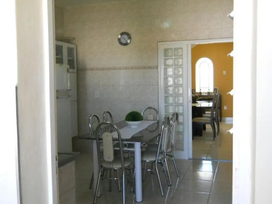Foto 5 de Casa com 4 quartos à venda, 400m2 em Jardim Indepedência, Guaratingueta - SP