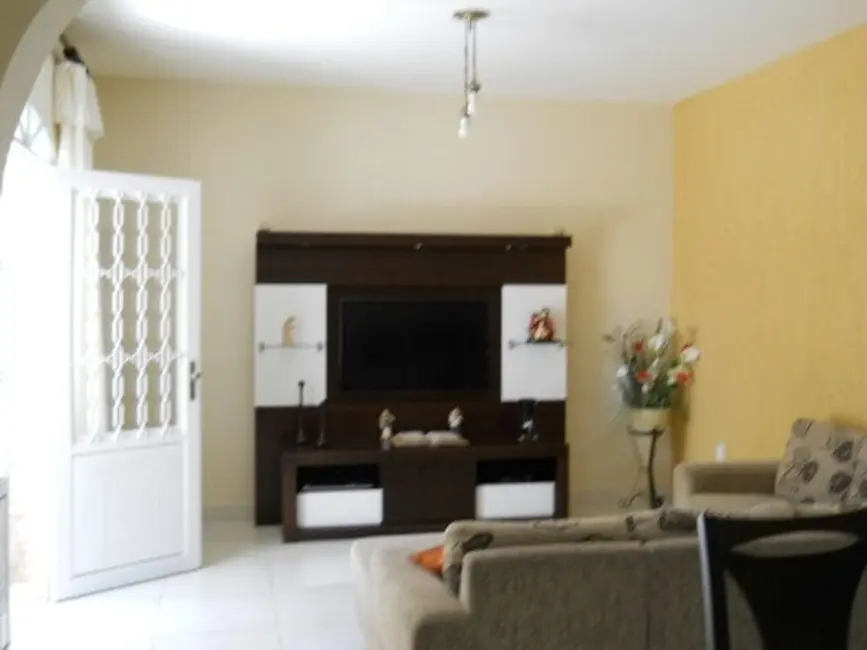 Foto 8 de Casa com 4 quartos à venda, 400m2 em Jardim Indepedência, Guaratingueta - SP
