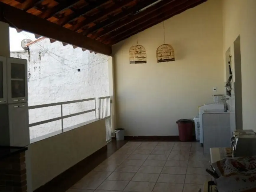 Foto 1 de Casa com 4 quartos à venda, 400m2 em Jardim Indepedência, Guaratingueta - SP