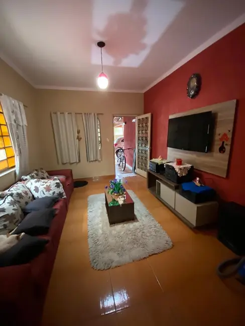 Foto 2 de Casa com 3 quartos à venda, 180m2 em Chácara do Visconde, Taubate - SP