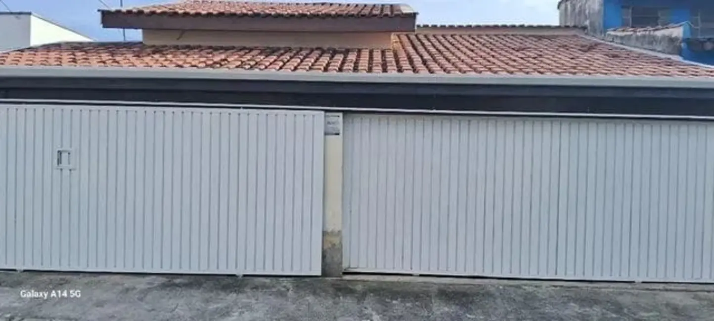 Foto 1 de Casa com 3 quartos à venda, 217m2 em Pindamonhangaba - SP