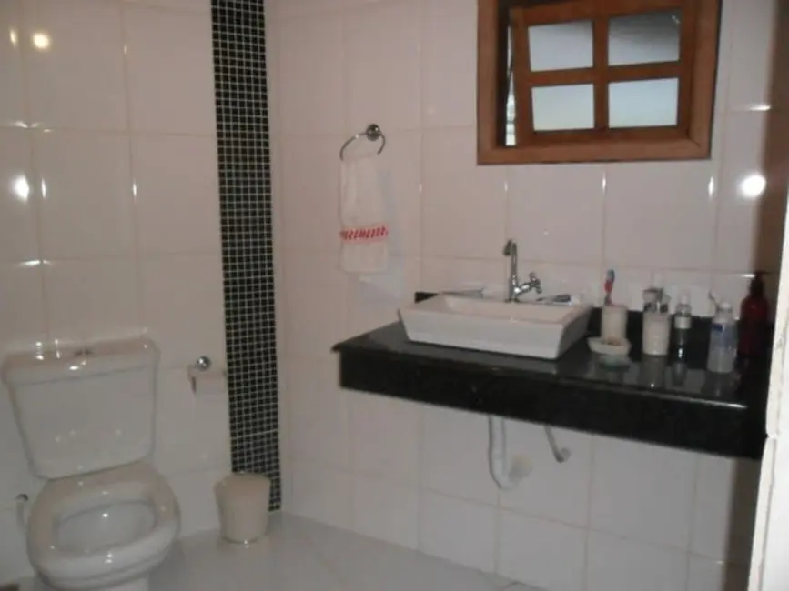 Foto 4 de Sobrado com 3 quartos à venda em Pindamonhangaba - SP