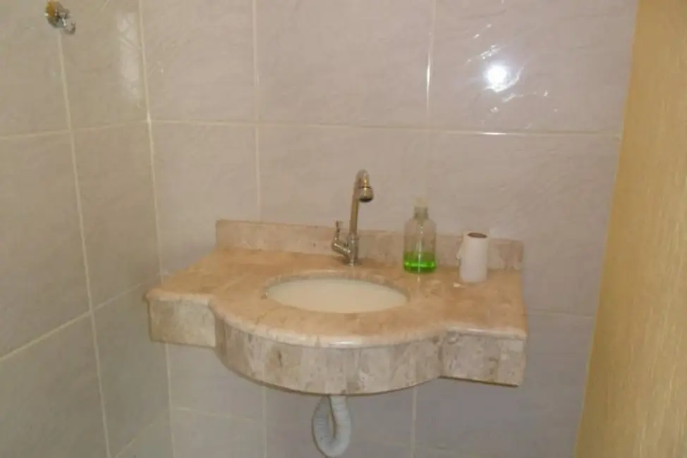 Foto 8 de Sobrado com 3 quartos à venda em Pindamonhangaba - SP