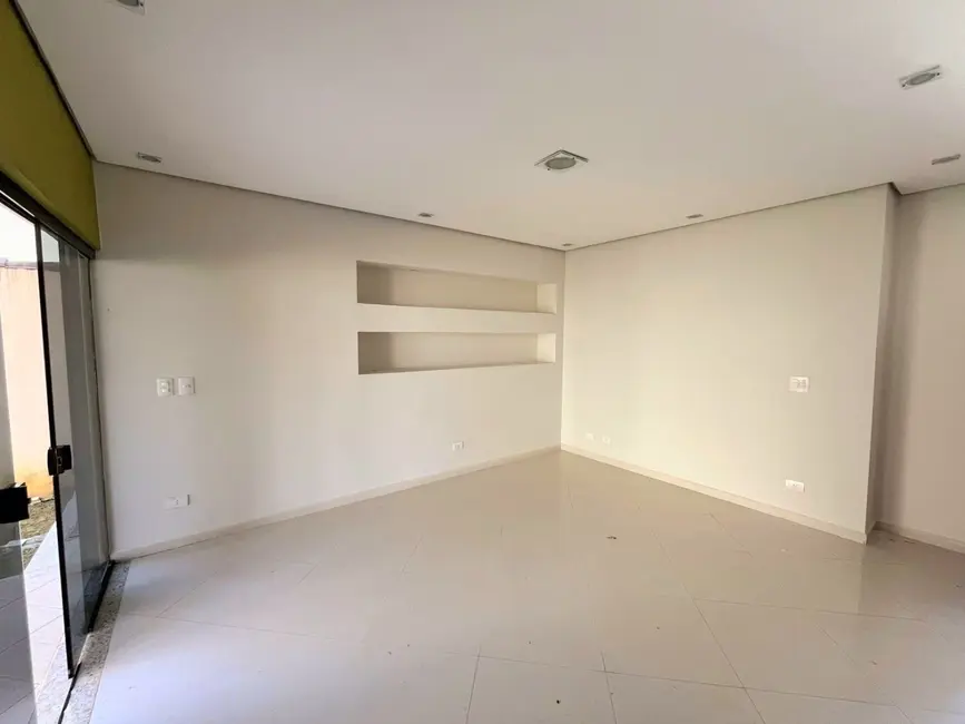 Foto 5 de Sobrado com 4 quartos à venda e para alugar, 311m2 em Mombaça, Pindamonhangaba - SP