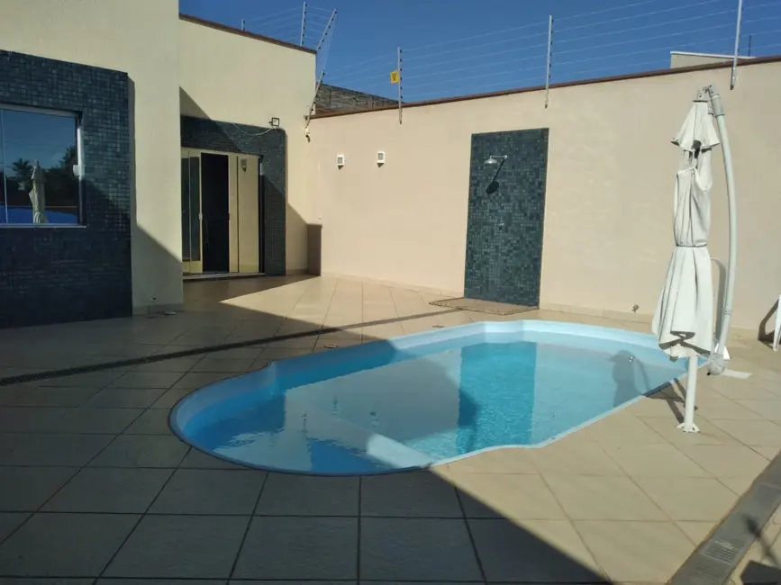 Foto 1 de Casa com 3 quartos à venda, 124m2 em Residencial Estoril, Taubate - SP