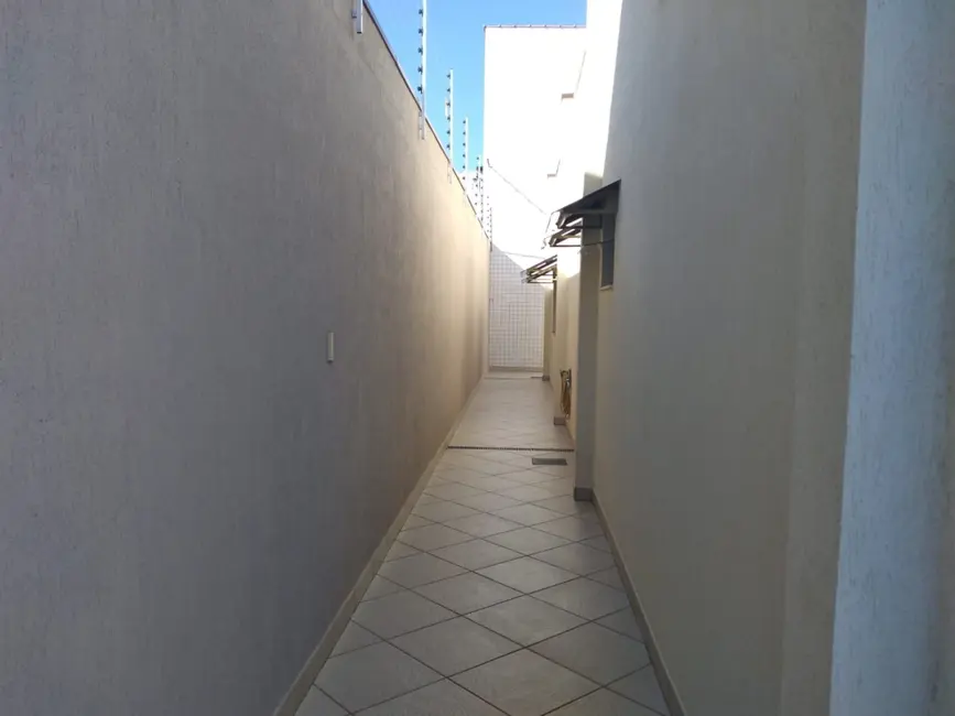 Foto 5 de Casa com 3 quartos à venda, 124m2 em Residencial Estoril, Taubate - SP