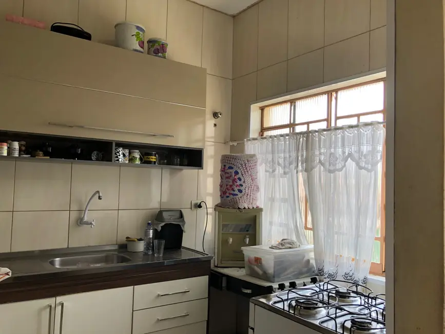 Foto 7 de Casa com 5 quartos à venda, 180m2 em Jardim Cristina, Pindamonhangaba - SP