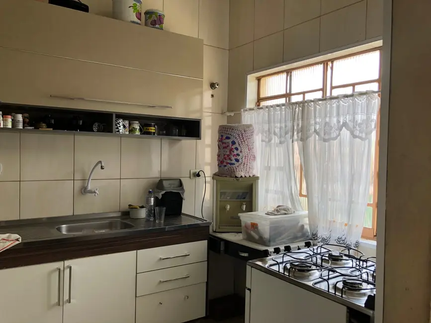 Foto 9 de Casa com 5 quartos à venda, 180m2 em Jardim Cristina, Pindamonhangaba - SP