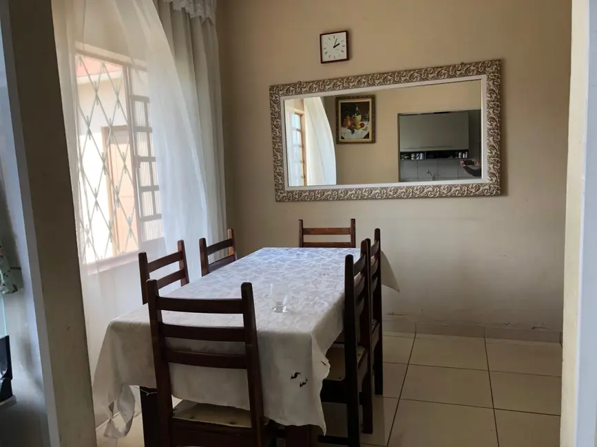 Foto 5 de Casa com 5 quartos à venda, 180m2 em Jardim Cristina, Pindamonhangaba - SP