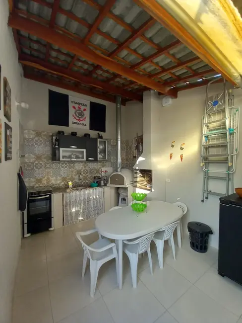 Foto 1 de Casa com 2 quartos à venda, 125m2 em Residencial Estoril, Taubate - SP