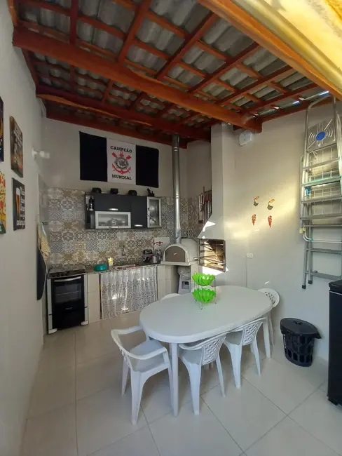 Foto 4 de Casa com 2 quartos à venda, 125m2 em Residencial Estoril, Taubate - SP