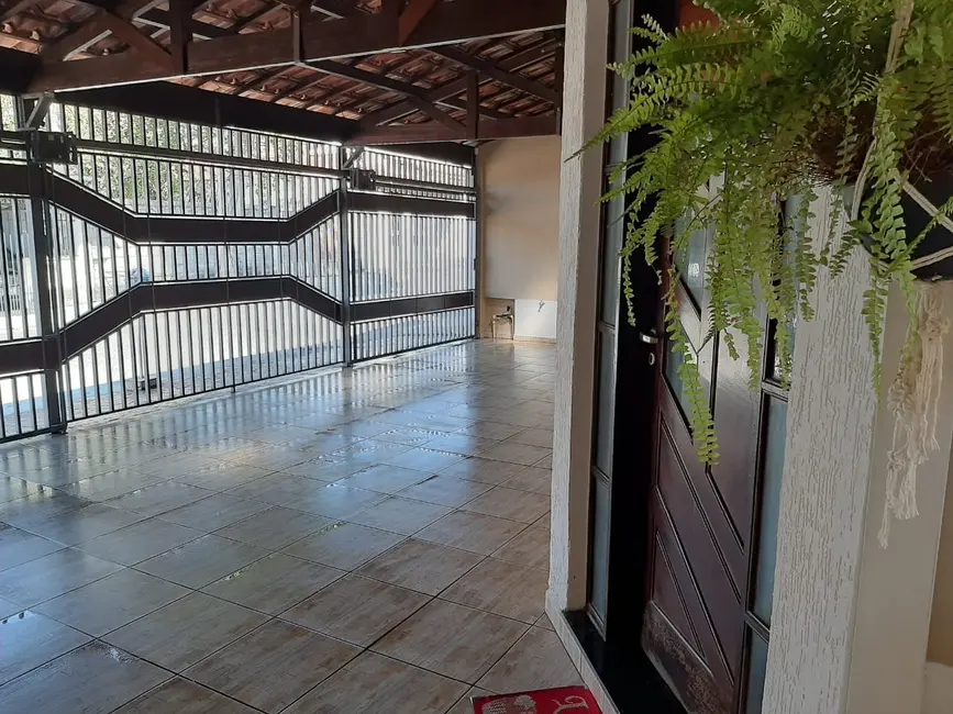 Foto 2 de Casa com 4 quartos à venda, 171m2 em Santana, Pindamonhangaba - SP