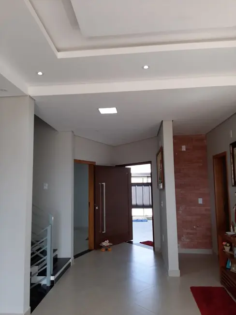 Foto 5 de Sobrado com 4 quartos à venda, 450m2 em Village Mantiqueira, Guaratingueta - SP