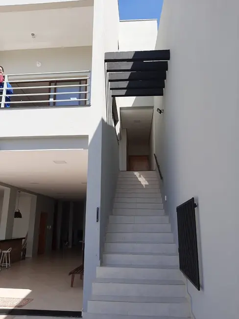 Foto 1 de Sobrado com 4 quartos à venda, 450m2 em Village Mantiqueira, Guaratingueta - SP