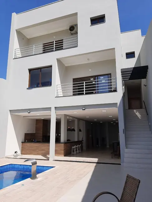 Foto 2 de Sobrado com 4 quartos à venda, 450m2 em Village Mantiqueira, Guaratingueta - SP