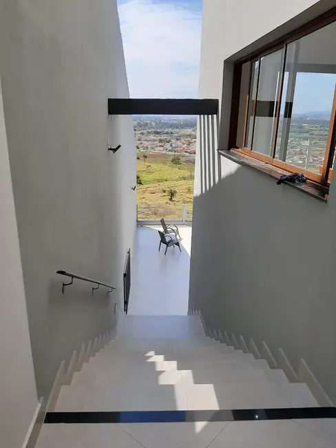 Foto 4 de Sobrado com 4 quartos à venda, 450m2 em Village Mantiqueira, Guaratingueta - SP