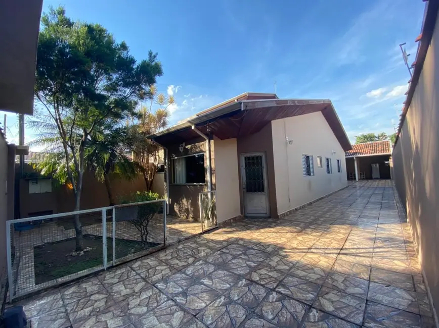 Foto 1 de Casa com 4 quartos à venda, 140m2 em Jardim Gurilândia, Taubate - SP