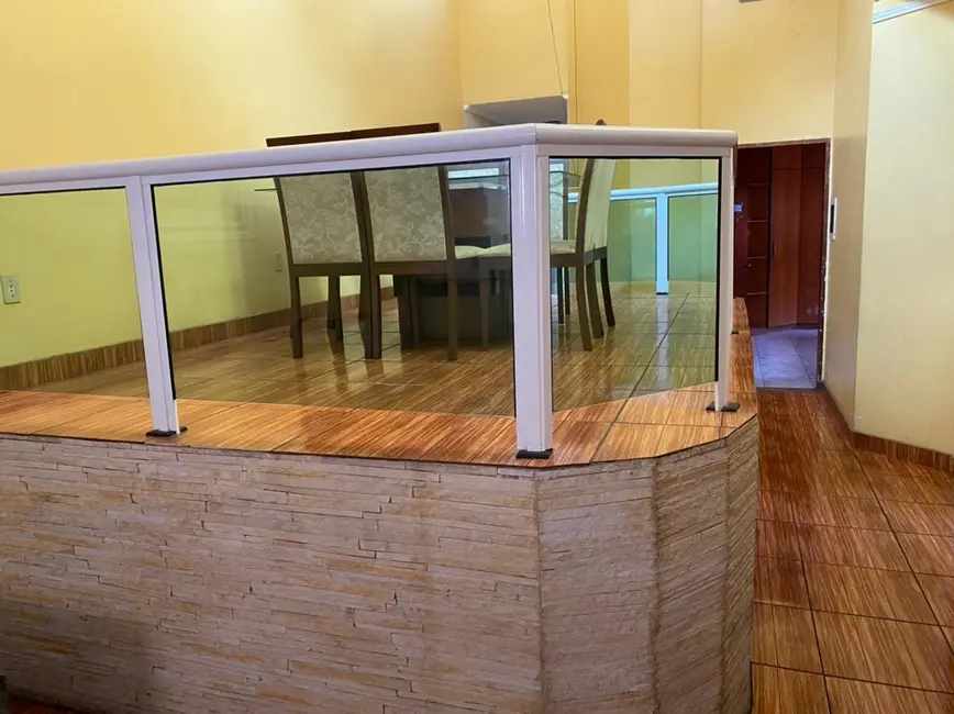 Foto 6 de Casa com 4 quartos à venda, 140m2 em Jardim Gurilândia, Taubate - SP