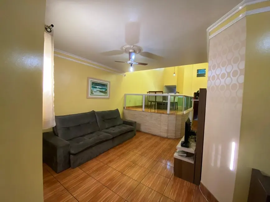 Foto 3 de Casa com 4 quartos à venda, 140m2 em Jardim Gurilândia, Taubate - SP