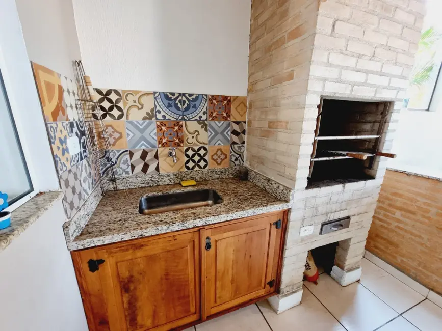 Foto 2 de Casa de Condomínio com 3 quartos à venda, 180m2 em Chácaras Reunidas Brasil, Taubate - SP