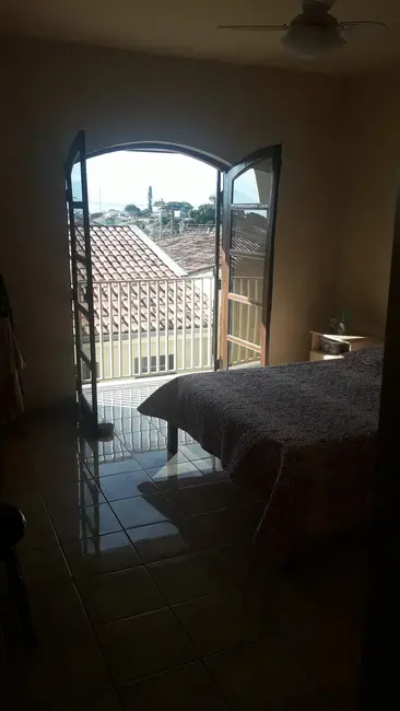 Foto 7 de Sobrado com 3 quartos à venda, 140m2 em Centro, Pindamonhangaba - SP