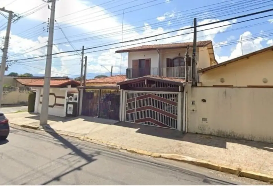 Foto 1 de Sobrado com 3 quartos à venda, 140m2 em Centro, Pindamonhangaba - SP