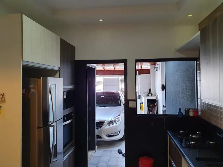 Foto 2 de Casa com 3 quartos à venda, 132m2 em Vista Alegre, Taubate - SP