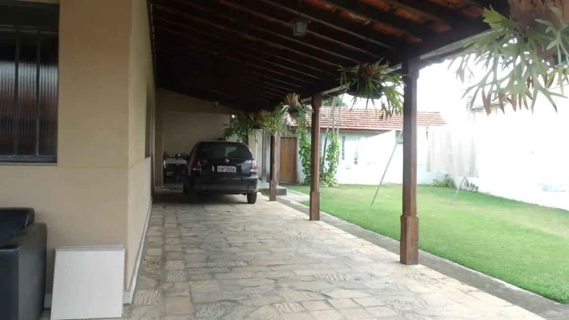 Foto 2 de Casa com 4 quartos à venda, 378m2 em Alto do Cardoso, Pindamonhangaba - SP