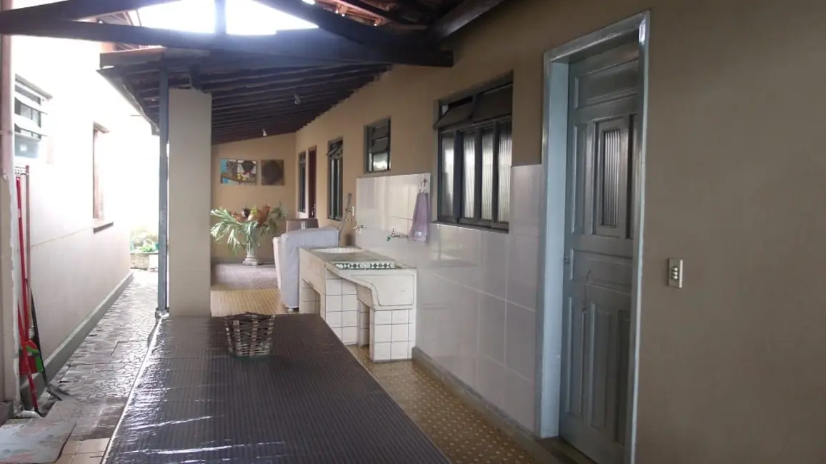 Foto 5 de Casa com 4 quartos à venda, 378m2 em Alto do Cardoso, Pindamonhangaba - SP