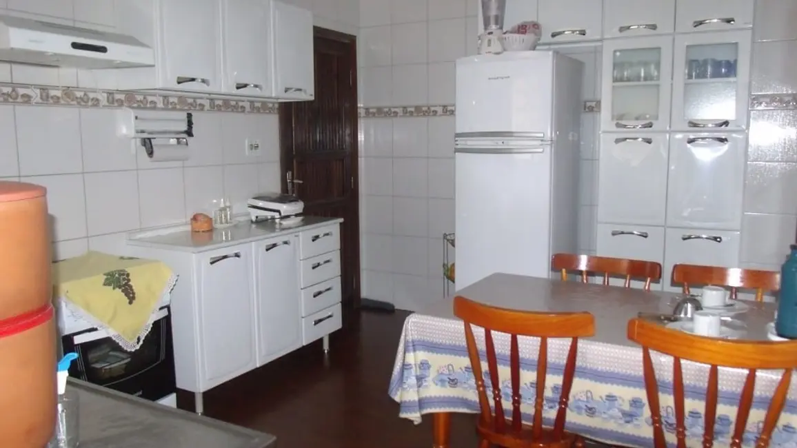 Foto 6 de Casa com 4 quartos à venda, 378m2 em Alto do Cardoso, Pindamonhangaba - SP