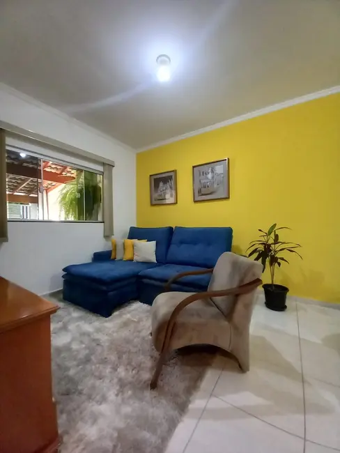 Foto 6 de Casa com 2 quartos à venda, 120m2 em Residencial Estoril, Taubate - SP