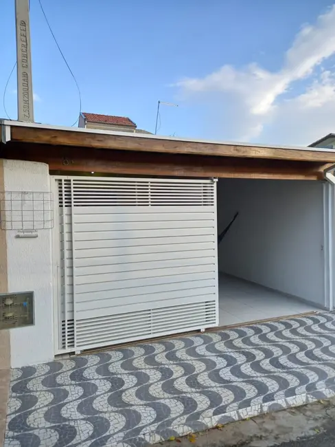 Foto 1 de Casa com 2 quartos à venda, 120m2 em Residencial Estoril, Taubate - SP
