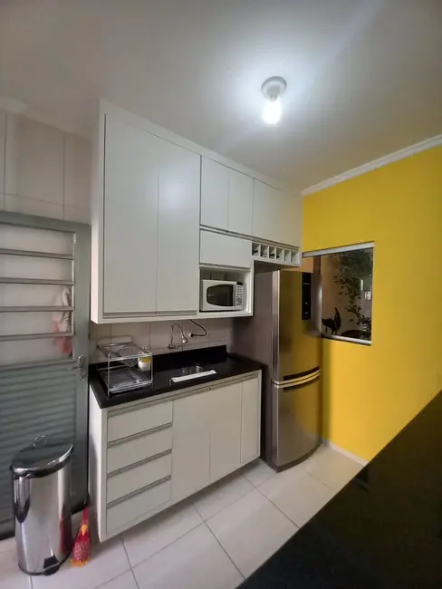 Foto 9 de Casa com 2 quartos à venda, 120m2 em Residencial Estoril, Taubate - SP