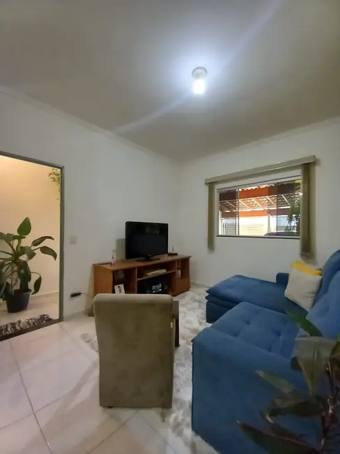 Foto 7 de Casa com 2 quartos à venda, 120m2 em Residencial Estoril, Taubate - SP