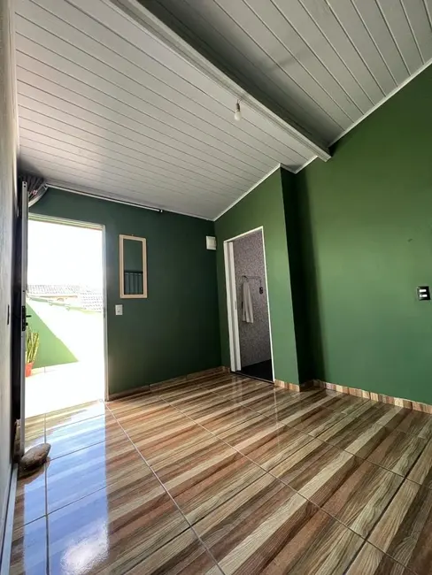Foto 2 de Sobrado com 4 quartos à venda, 125m2 em Pindamonhangaba - SP