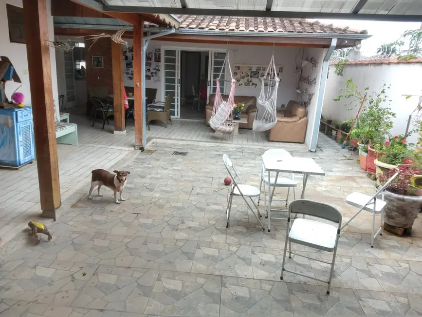 Foto 9 de Casa com 5 quartos à venda, 260m2 em São Benedito, Pindamonhangaba - SP