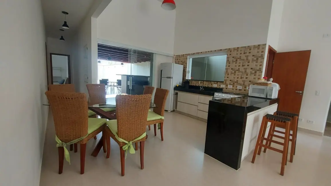 Foto 6 de Casa de Condomínio com 3 quartos à venda, 200m2 em Ubatuba - SP