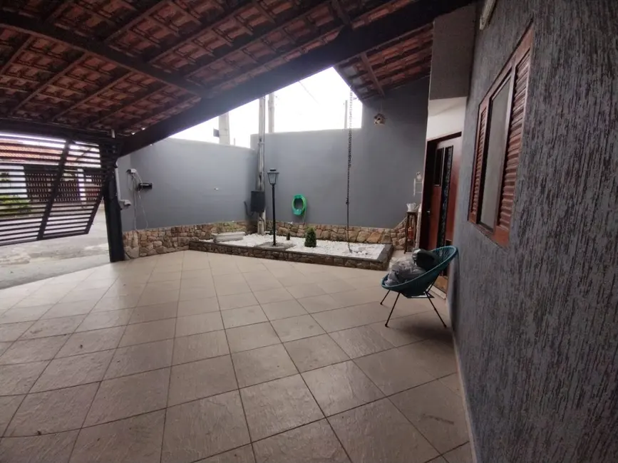 Foto 3 de Casa com 2 quartos à venda, 90m2 em Taubate - SP