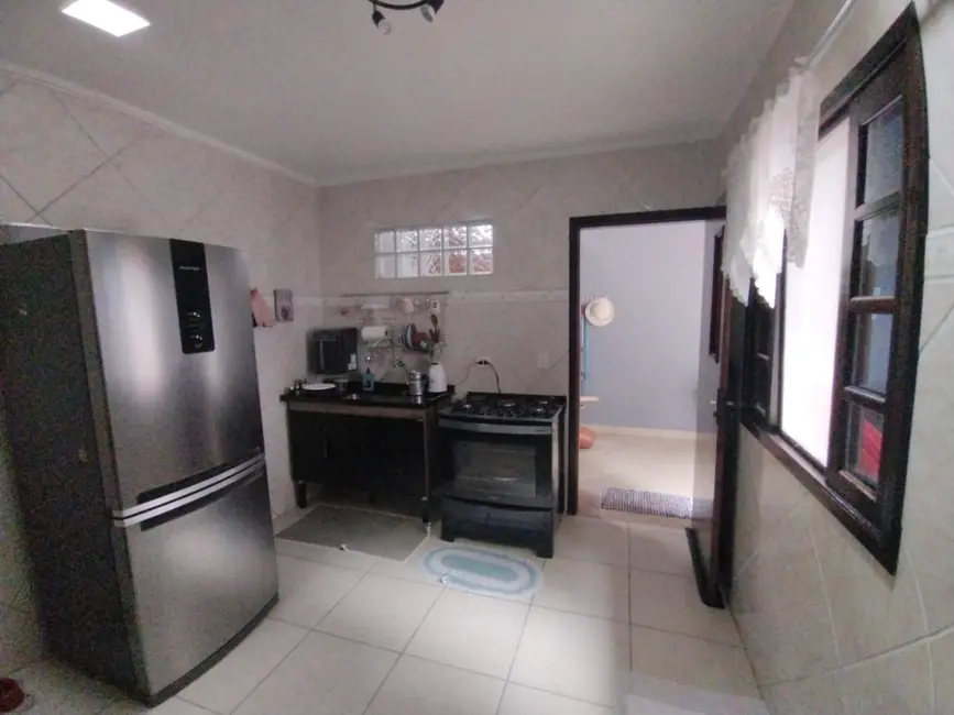 Foto 8 de Casa com 2 quartos à venda, 90m2 em Taubate - SP