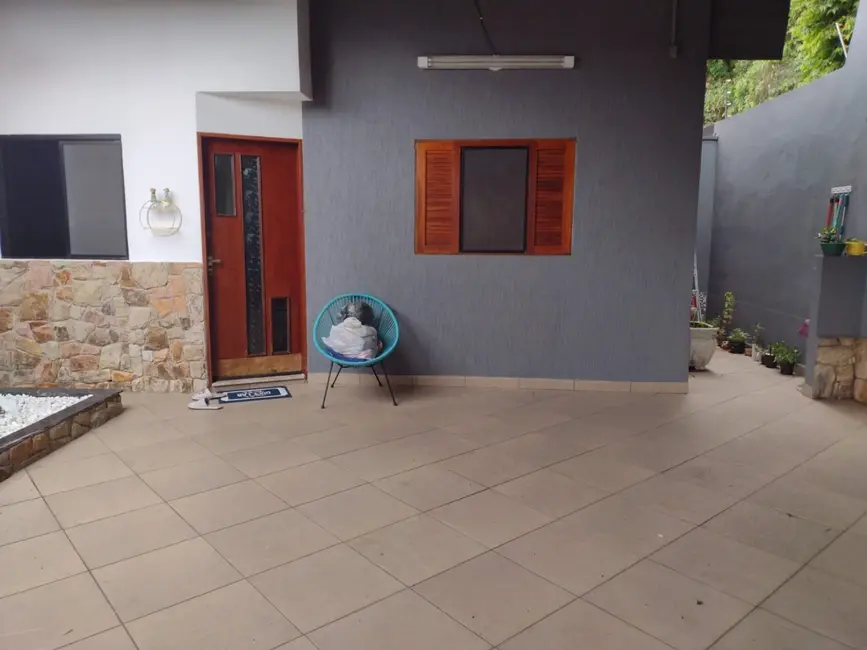 Foto 2 de Casa com 2 quartos à venda, 90m2 em Taubate - SP